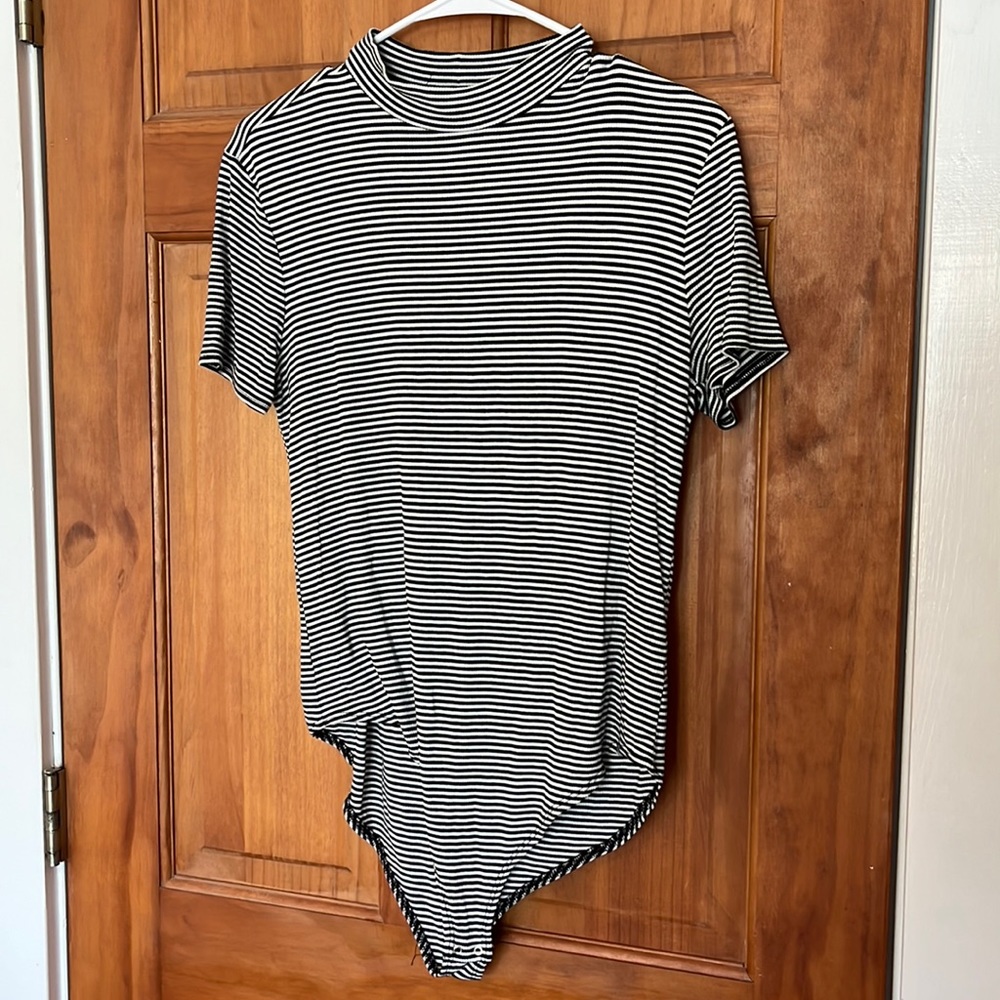 Women’s forever 21 bodysuit